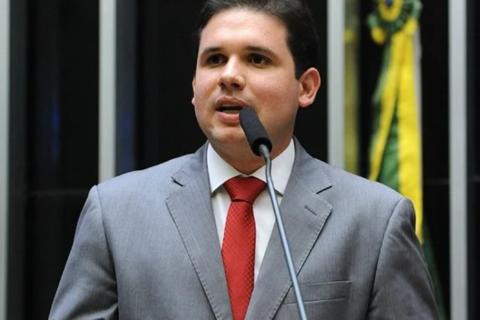 Hugo Motta diz que João Azevêdo já cumpre “agenda de candidato” para 2026