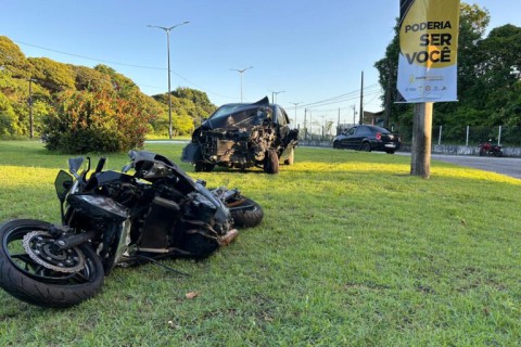 Maio Amarelo: veículos “destruídos” em acidentes são expostos em avenidas de João Pessoa para alertar motoristas