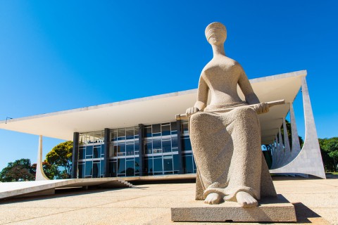 STF mantém suspensão de leis que proíbem linguagem neutra nas escolas