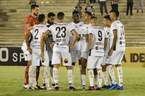 EQUILIBRIO: Em noite de clássico tradição, Botafogo-PB e Treze empatam em 0 a 0