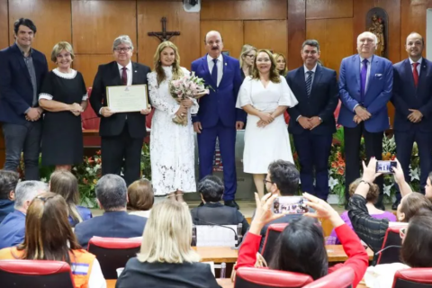 João Azevêdo é homenageado na Câmara por ações e obras estruturantes em JP