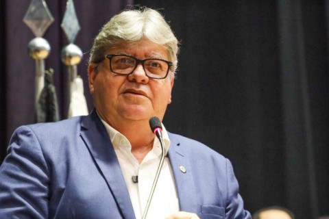 “Vamos sim colocar o nome para o Senado”, diz João Azevêdo sobre candidatura em 2026