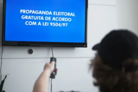 Propaganda eleitoral para 2º turno será retomada nesta segunda (7)