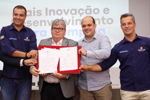 João Azevêdo garante investimentos de R$ 100 milhões e geração de 500 empregos com instalação de mais dois empreendimentos