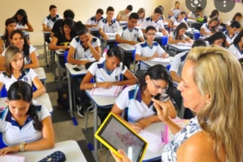 Desafio Nota Mil oferece bolsas de estudo de curso de Português para alunos do ensino médio da rede estadual