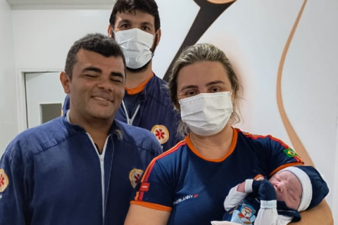 Equipe do Samu de Ibiara realiza parto dentro da ambulância