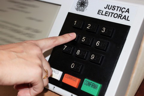 Simulador de Votação ajuda eleitores a se familiarizarem com a urna eletrônica