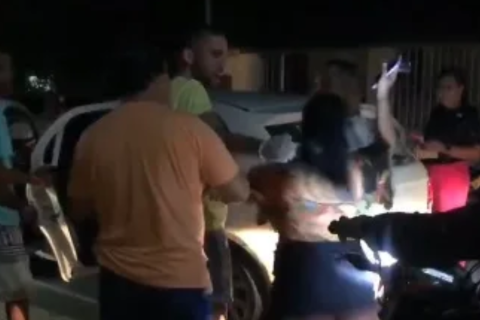 Ex-prefeito de Lucena quase é agredido com barra de ferro após denunciar falta de ambulância na cidade - VÍDEO