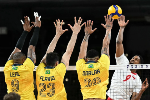 Brasil perde para Polônia no tie-break e sofre segunda derrota no vôlei masculino