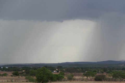 Sertão da Paraíba deve ter chuvas entre os dias 23 de março e 10 de abril, diz meteorologista