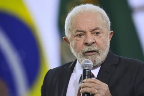 Lula se reúne com ministros para melhorar articulação política