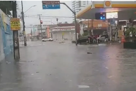 Fortes chuvas causam transtornos por toda João Pessoa - VEJA OS VÍDEOS