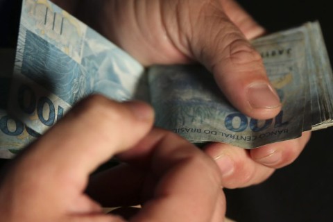 Olha que curioso: PF não sabe o que fazer com dinheiro apreendido com aliados de Lira