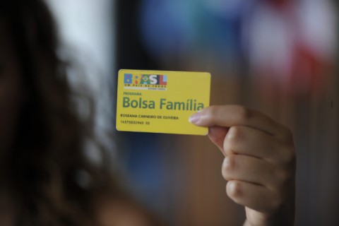 Bolsa Família começa a ser pago nesta sexta para todos os beneficiários