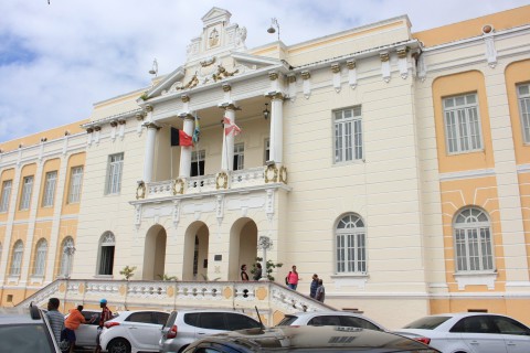 Homem é condenado na Paraíba por homofobia contra a própria irmã após xingamentos de ‘sapatão e chupa charque’