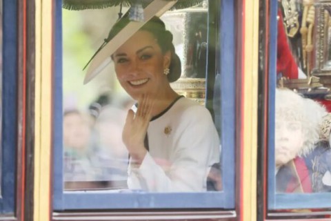 Kate Middleton faz 1ª aparição pública após anunciar câncer