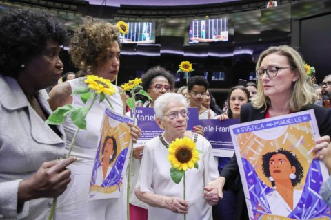 Câmara presta homenagem para Marielle Franco e cobra Justiça