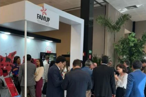 Famup participa da Marcha em Defesa dos Municípios e disponibiliza stand para apoio a prefeitos e prefeitas