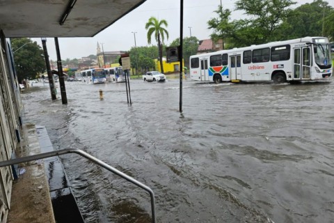 TEMPORAL EM JP: Inmete prevê chuvas até domingo no litoral paraibano