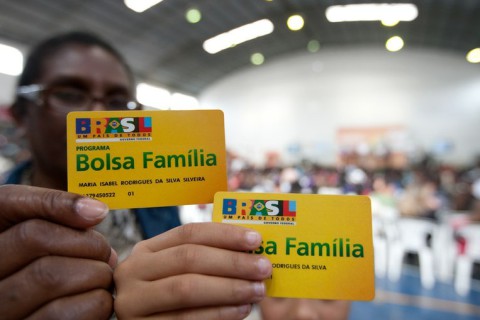 Caixa paga Bolsa Família a beneficiários com NIS de final 4