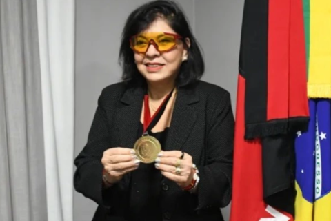 Cantora paraibana Roberta Miranda recebe Medalha Cidade de João Pessoa