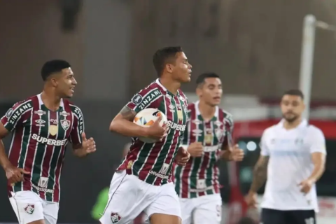 COM EMOÇÃO: Nos pênaltis, Fluminense elimina Grêmio e avança na Libertadores