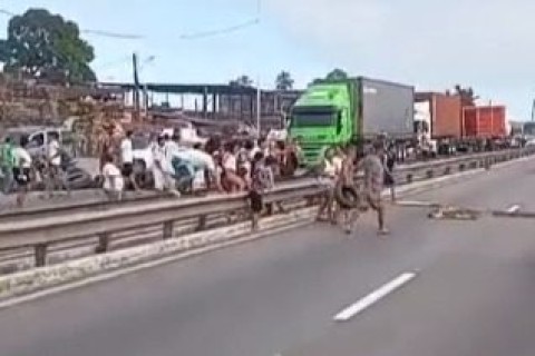 VÍDEO: protesto fecha trecho das BRs 101 e 230 na Grande João Pessoa