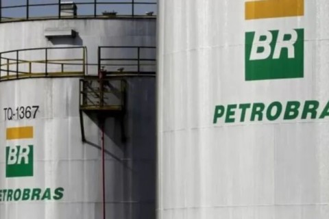 Petrobras faz primeiro reajuste de preços sob comando de Magda Chambriard