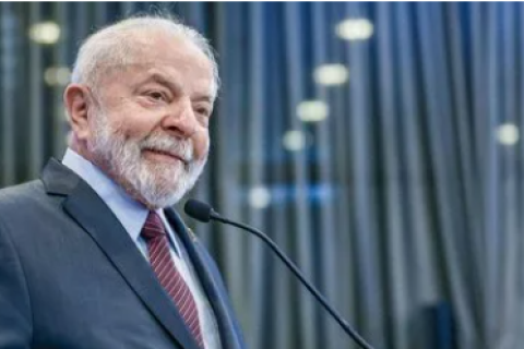 Lula libera R$ 22 bi às pressas e turbina caixa de prefeitos antes de eleição