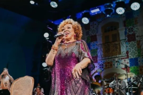 Cantora Alcione comemora 50 anos de carreira com show em João Pessoa