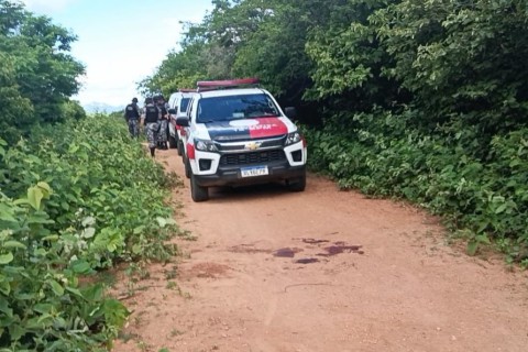 POLÍCIA NAS RUAS: Operação prende dupla suspeita da prática de homicídios na Capital