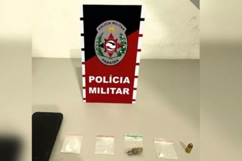 Polícia Militar conduz homem por porte ilegal de munição e drogas no Bairro da Liberdade, em Patos